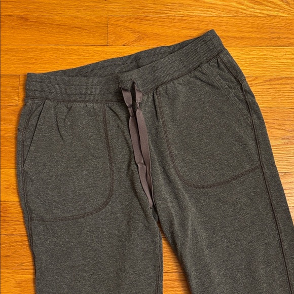 Amazon Essentials Charcoal Dark Gray Heathered Pull-On Jogger Sweatpants Small - Picture 2 of 14